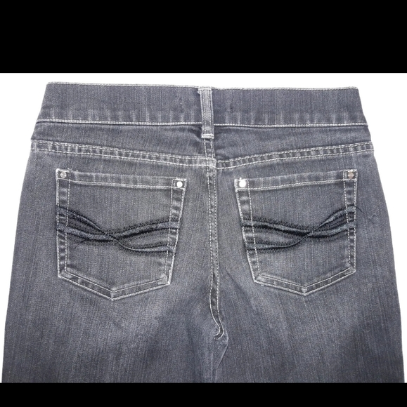 Women's 00 White House Black Market "NOIR" Black Capri Jeans - Picture 3 of 3